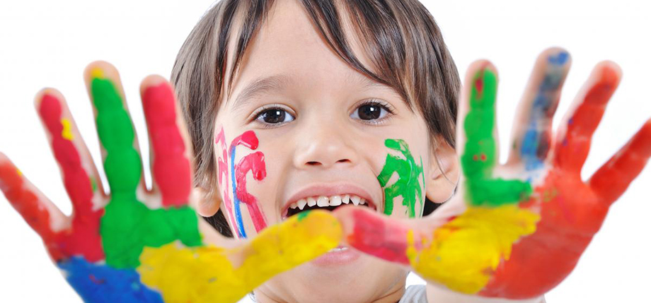 Renkli Dünyalar: Çocukların Anları