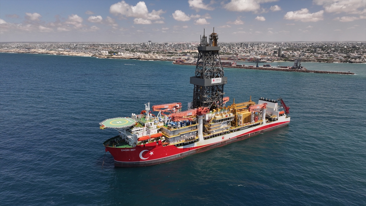 AA-20260409-41059133-41059130-CAGRI_BEY_DERIN_DENIZ_SONDAJ_GEMISI_SOMALIYE_ULASTI