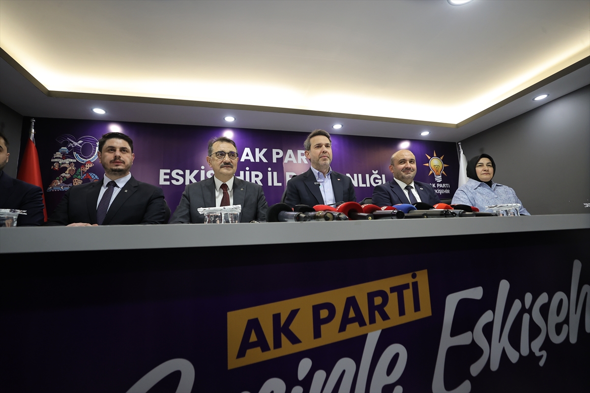 AA-20260501-41264530-41264525-ENERJI_VE_TABII_KAYNAKLAR_BAKANI_BAYRAKTAR_ESKISEHIRDE_KONUSTU