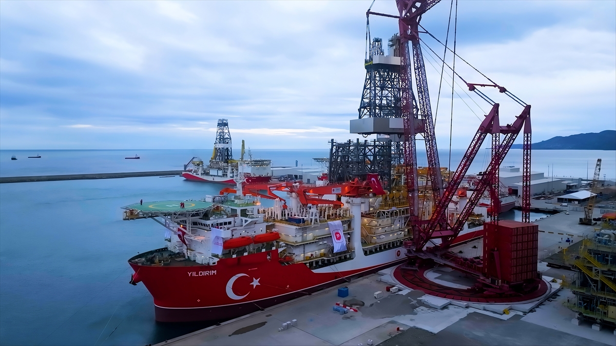 AA-20260515-41387656-41387653-YILDIRIM_DERIN_DENIZ_SONDAJ_GEMISI_ILK_GOREVI_ICIN_FILYOSTAN_AYRILDI