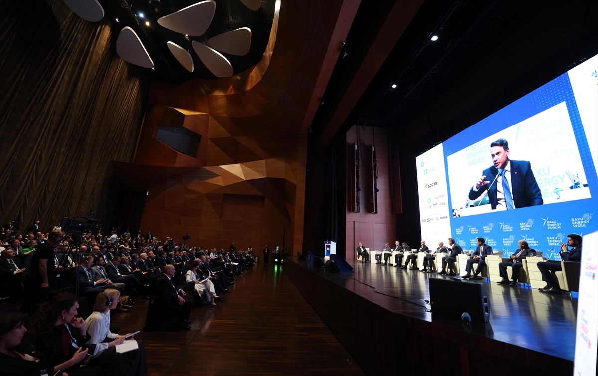 AA-20260601-41548961-41548960-ENERJI_VE_TABII_KAYNAKLAR_BAKANI_BAYRAKTAR_BAKU_ENERJI_FORUMUNDA_KONUSTU