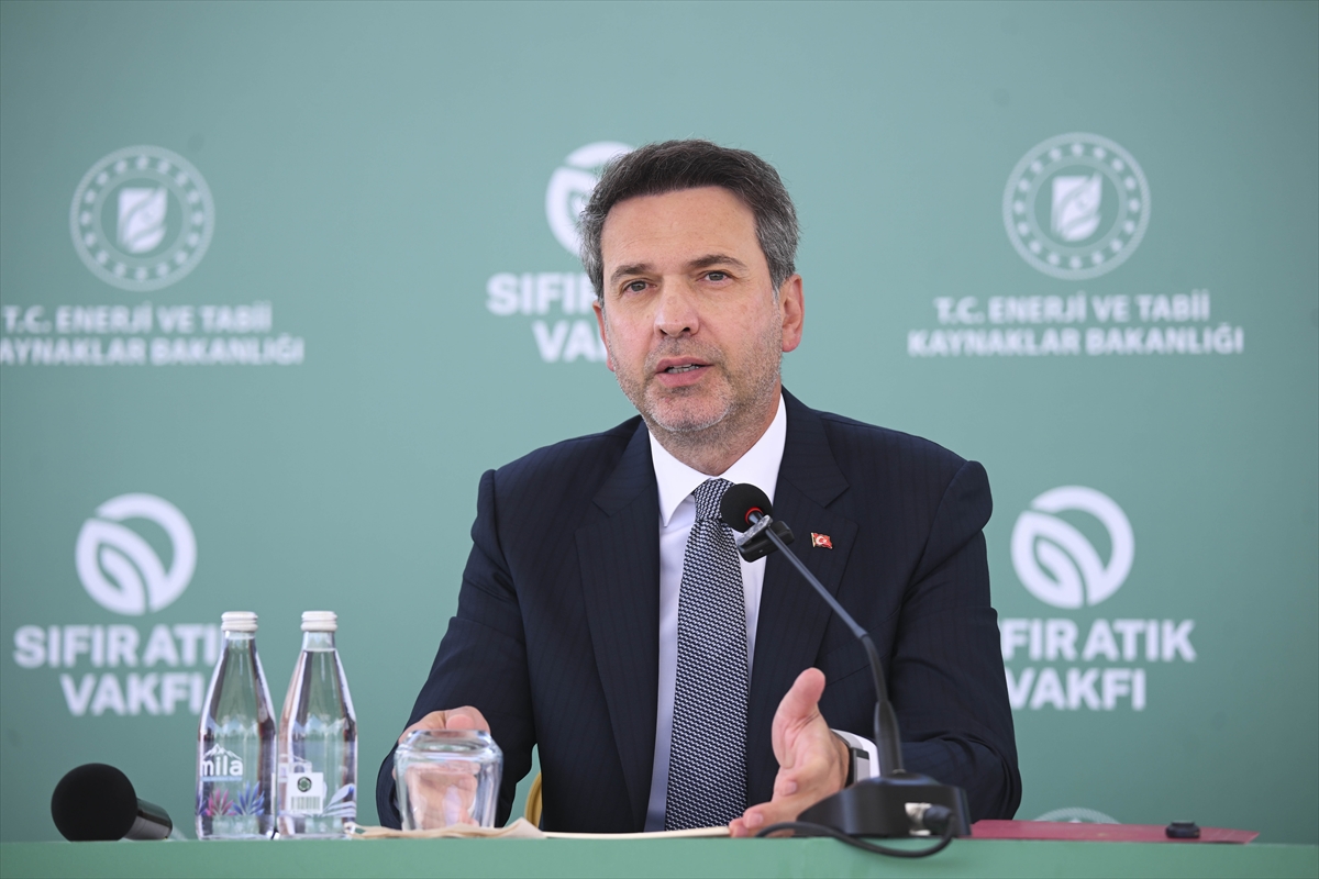 AA-20260602-41555636-41555629-BAKAN_BAYRAKTAR_SIFIR_ATIK_FESTIVALINDE_ELEKTRIGIN_YENILENEBILIR_KAYNAKLARDAN_SAGLANACAGINI_BILDIRDI