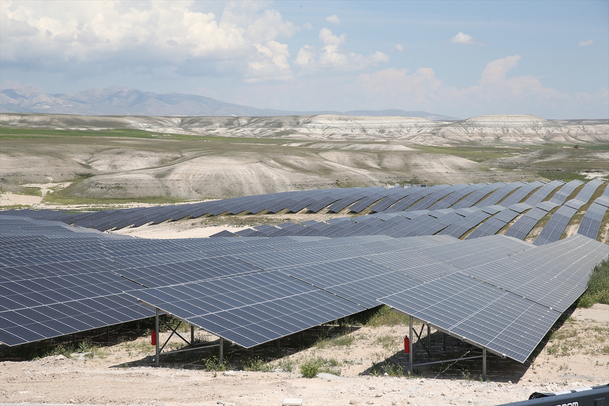 AA-20260603-41567777-41567774-2025_YILI_YENILENEBILIR_ENERJI_YATIRIMLARI_TOPLU_ACILIS_TORENI_DUZENLENDI