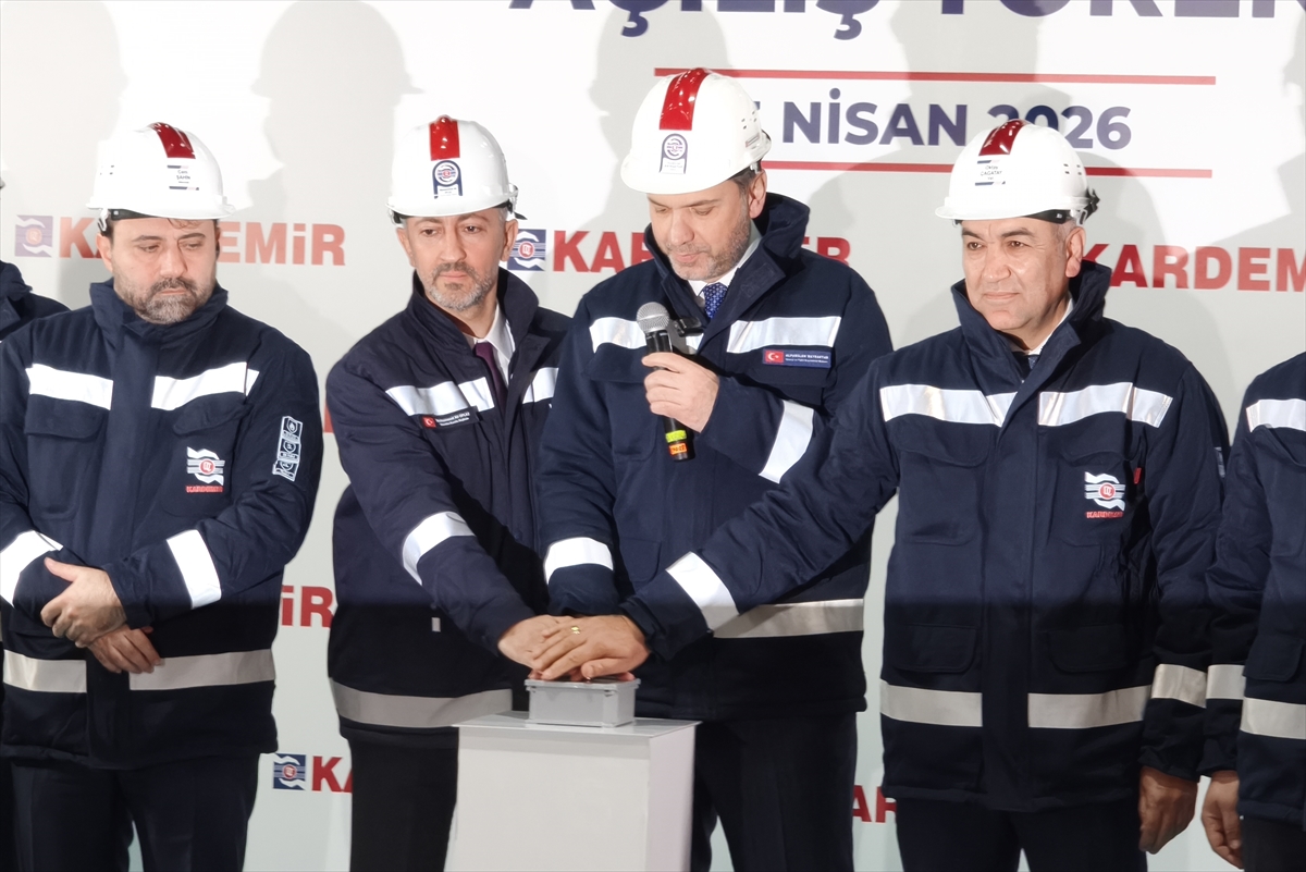 Bayraktar’dan kritik vurgu: Türkiye’yi bu sektör taşıyor