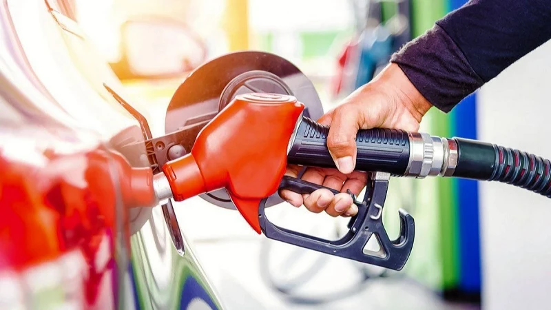 Motorine indirim sonrası zam: Bu gece fiyat değişiyor