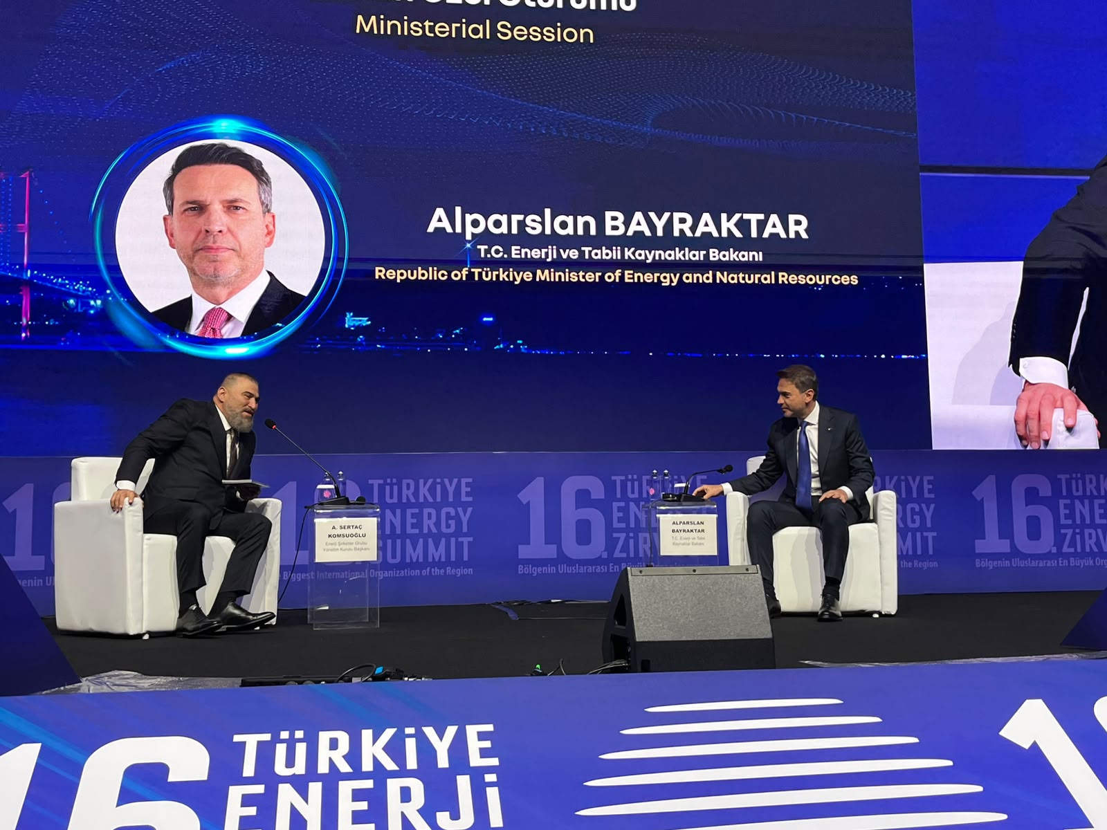 Bayraktar'dan enerji sektöründe yeni anlaşma sinyali
