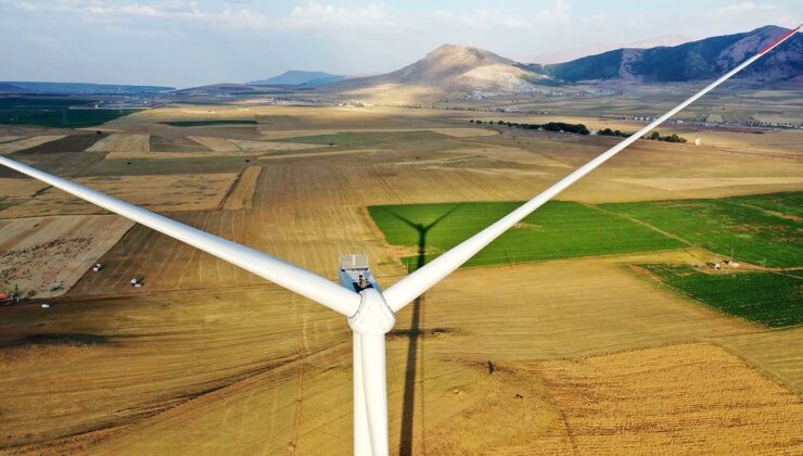 Bitlis’te rüzgar ve güneş enerjisi yatırımları artıyor