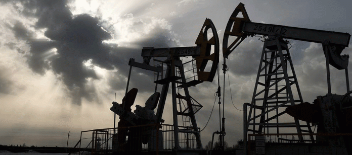 ABD, Petrol öngörüsünü aşağı çekti