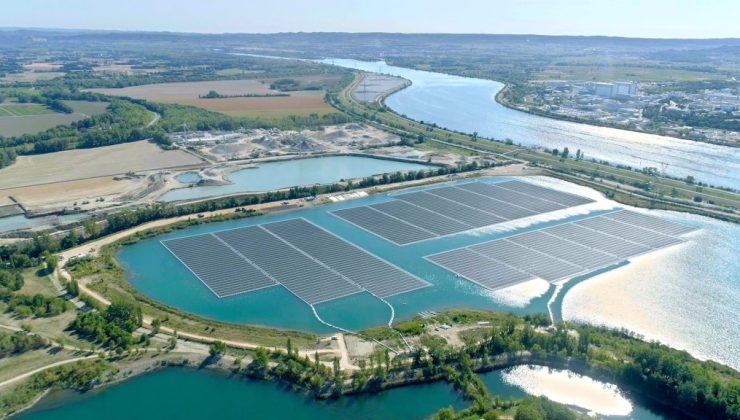Avrupa’nın en büyük yüzer GES’i Fransa’da açıldı