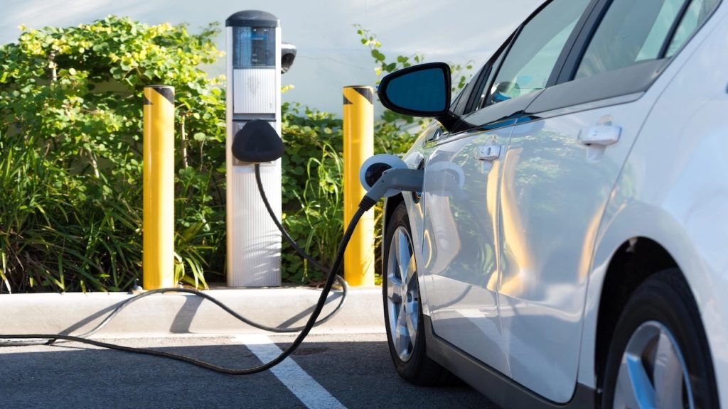 Benzinliye zam, elektrikliye yetki - Enerji Haber